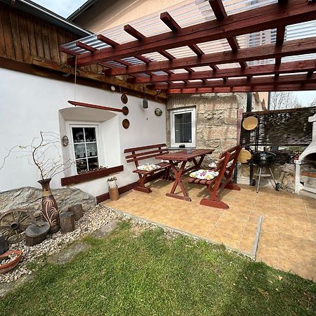 apartmán Karin Rovensko pod Troskami Exterior foto