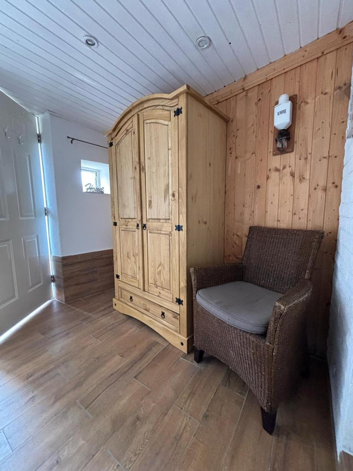 apartmán Karin Rovensko pod Troskami Exterior foto